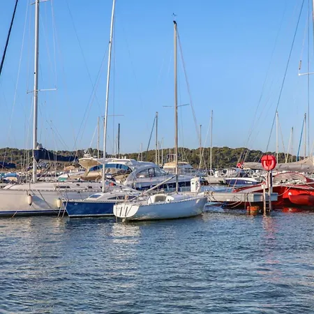 Pleasant Seaside Cocoon *